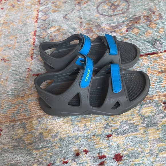 Crocs sandals, toddler size 9. EUC. - Picture 2 of 4